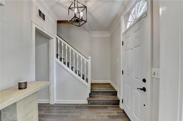 7111 Saint Charles Square, Roswell, GA 30075