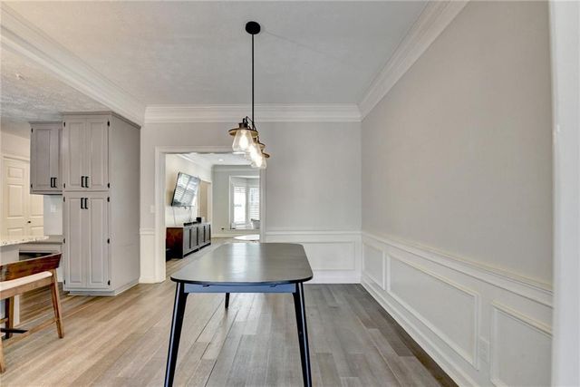 7111 Saint Charles Square, Roswell, GA 30075