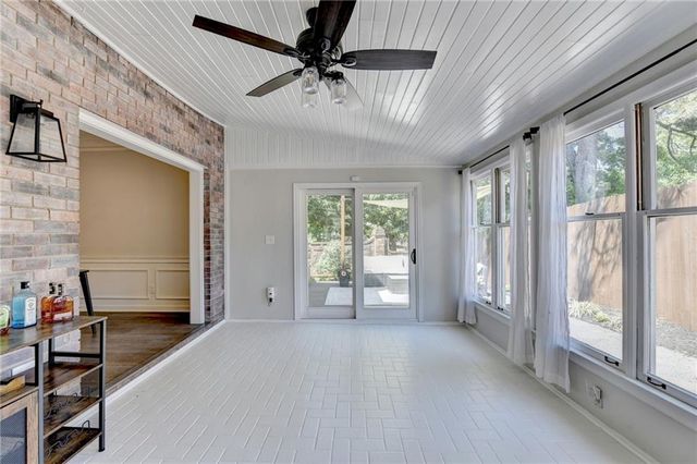 7111 Saint Charles Square, Roswell, GA 30075