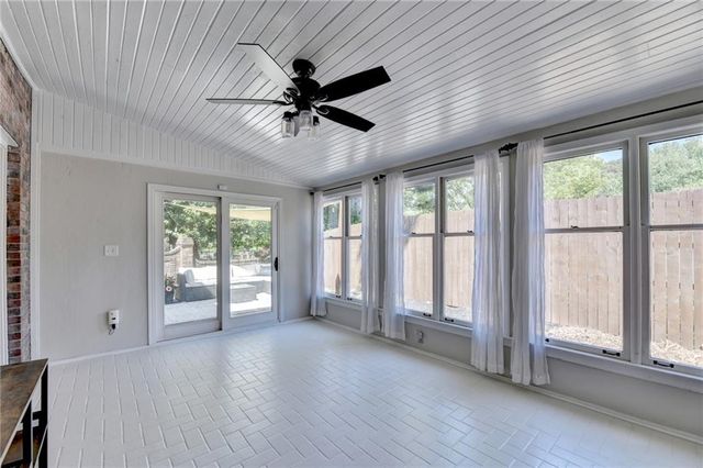 7111 Saint Charles Square, Roswell, GA 30075