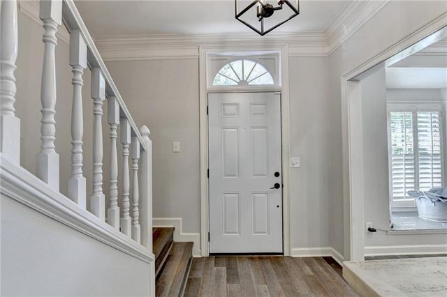 7111 Saint Charles Square, Roswell, GA 30075