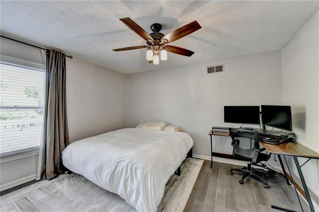 7111 Saint Charles Square, Roswell, GA 30075