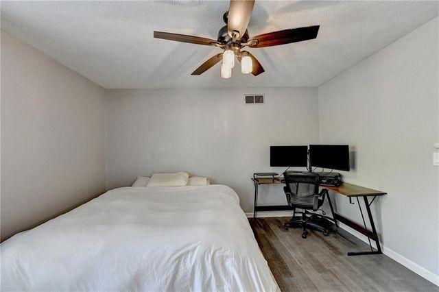 7111 Saint Charles Square, Roswell, GA 30075