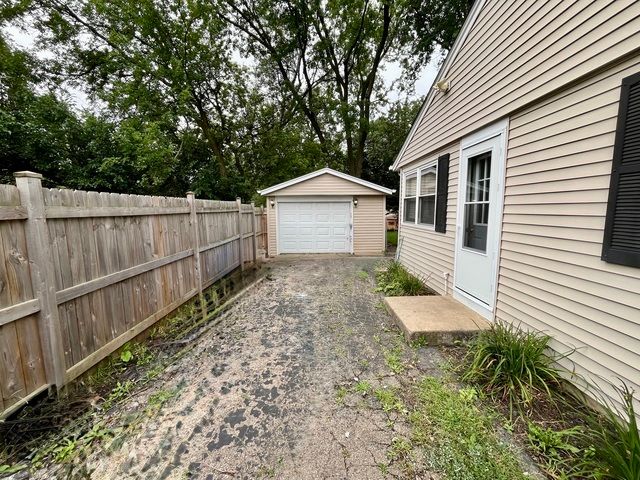 3603 Kirchoff Road, Rolling Meadows, IL 60008