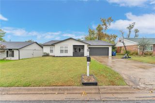 2713 W Gum Street, Rogers, AR 72758