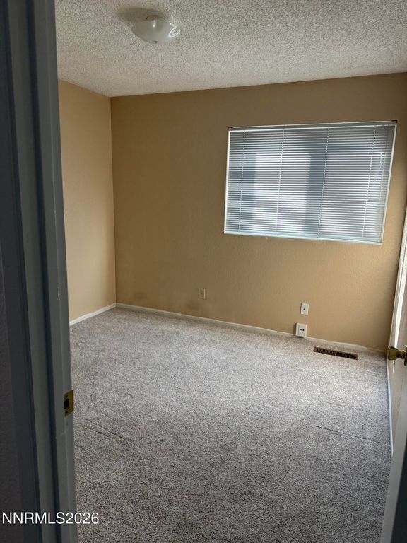 Image 14 of property listing at 1522 Satellite Drive, Sparks, NV 89436