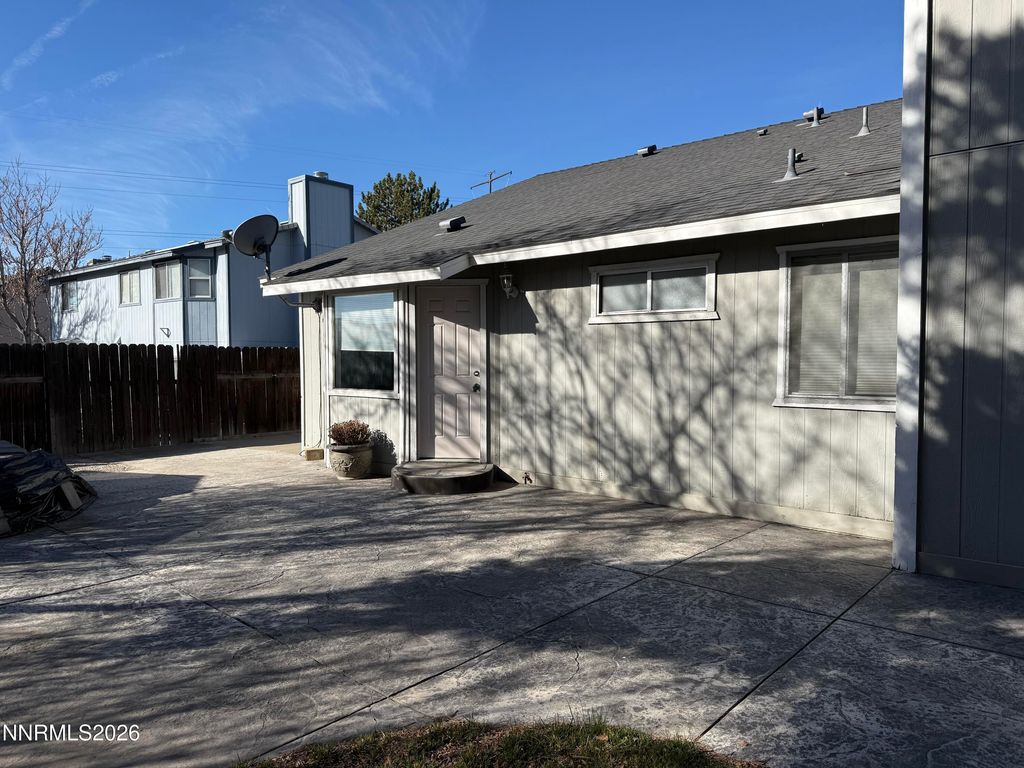 Image 17 of property listing at 1522 Satellite Drive, Sparks, NV 89436