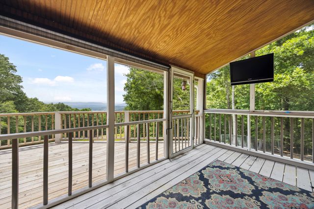 310 Bluffs Road N, South Pittsburg, TN 37380