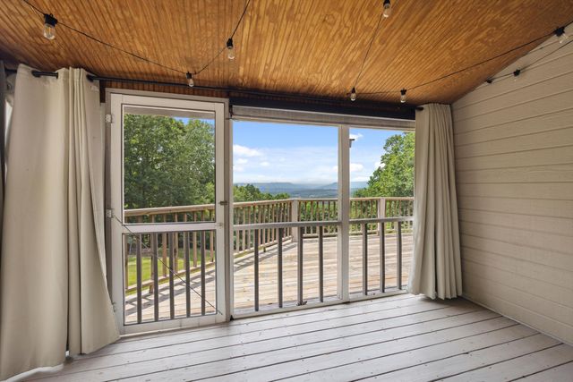 310 Bluffs Road N, South Pittsburg, TN 37380
