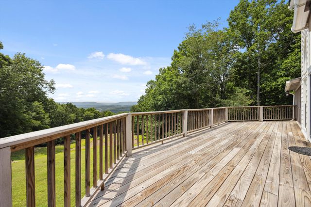 310 Bluffs Road N, South Pittsburg, TN 37380