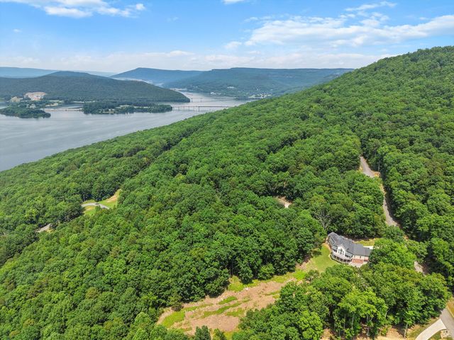 310 Bluffs Road N, South Pittsburg, TN 37380