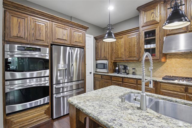 8501 Bayberry Avenue, Lantana, TX 76226