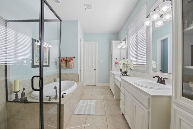 8501 Bayberry Avenue, Lantana, TX 76226