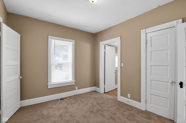 225 S State Street, Greenfield, IN 46140