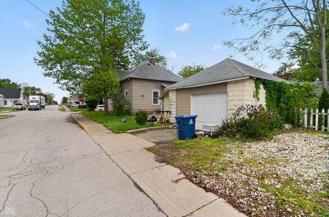 225 S State Street, Greenfield, IN 46140