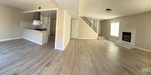 1304 Canyon Court, Bakersfield, CA 93307