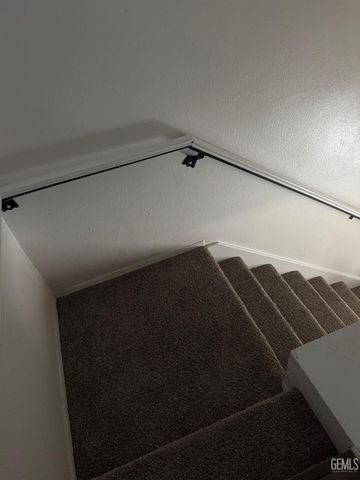 1304 Canyon Court, Bakersfield, CA 93307