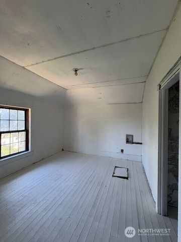 1106 W Chestnut Street, Centralia, WA 98531
