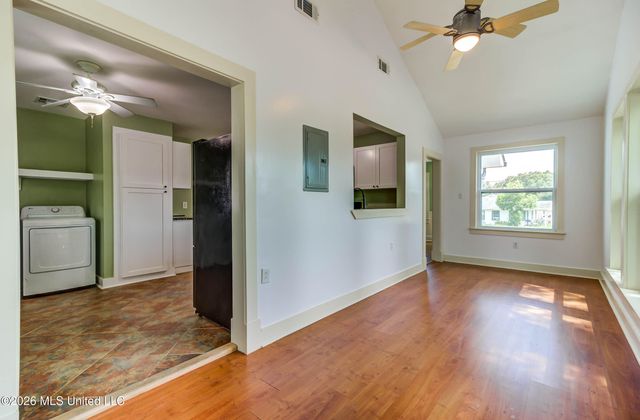 200 E 2nd Street, Long Beach, MS 39560
