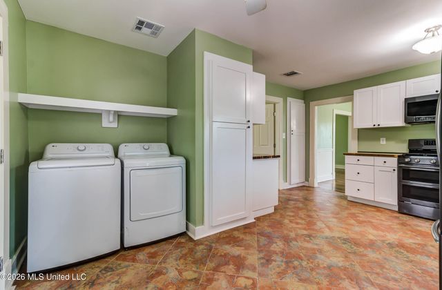 200 E 2nd Street, Long Beach, MS 39560