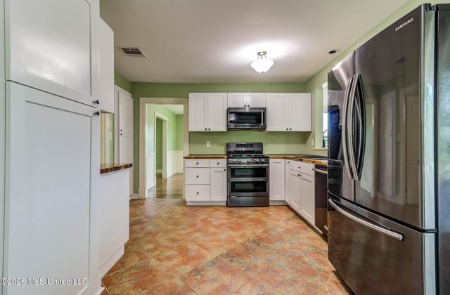 200 E 2nd Street, Long Beach, MS 39560