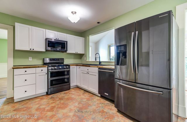 200 E 2nd Street, Long Beach, MS 39560