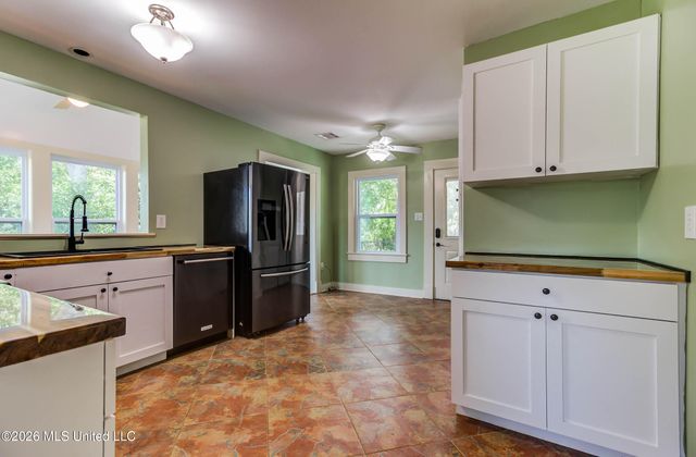 200 E 2nd Street, Long Beach, MS 39560