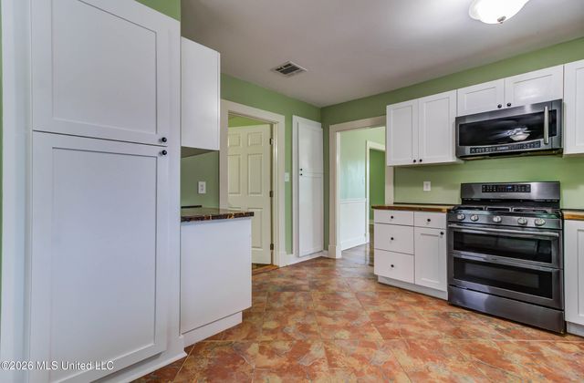 200 E 2nd Street, Long Beach, MS 39560