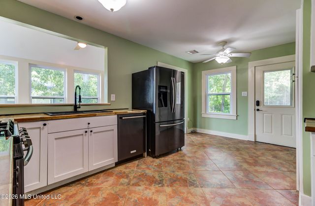 200 E 2nd Street, Long Beach, MS 39560