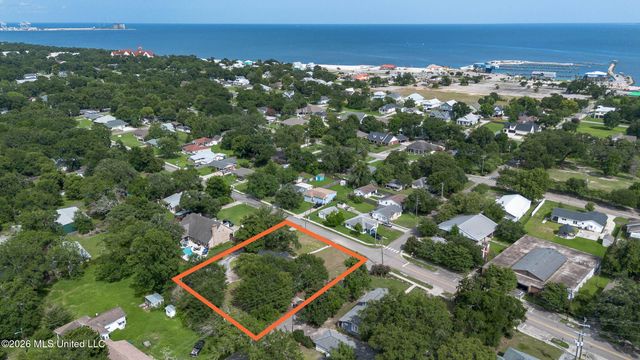 200 E 2nd Street, Long Beach, MS 39560
