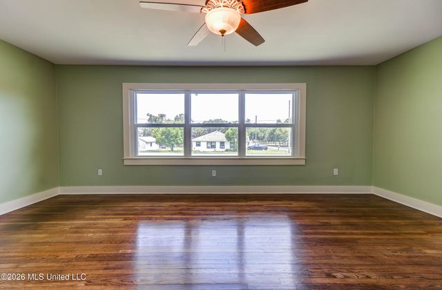 200 E 2nd Street, Long Beach, MS 39560
