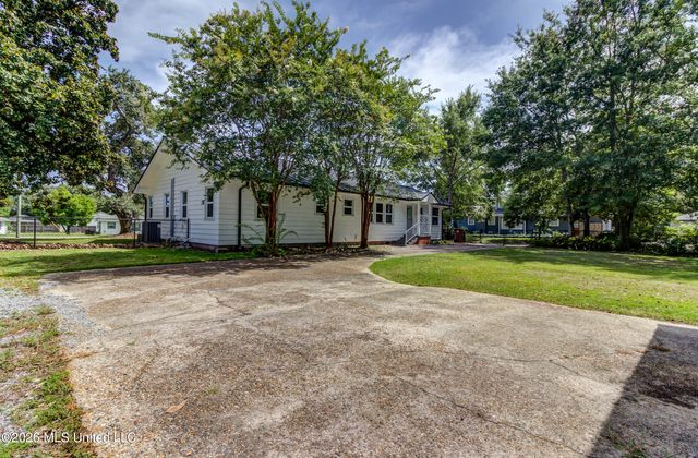 200 E 2nd Street, Long Beach, MS 39560
