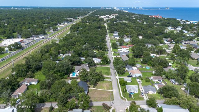 200 E 2nd Street, Long Beach, MS 39560
