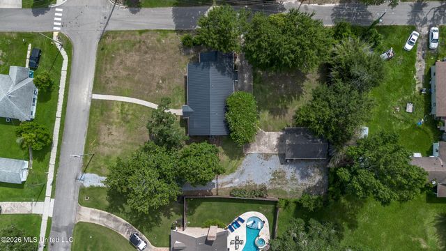 200 E 2nd Street, Long Beach, MS 39560