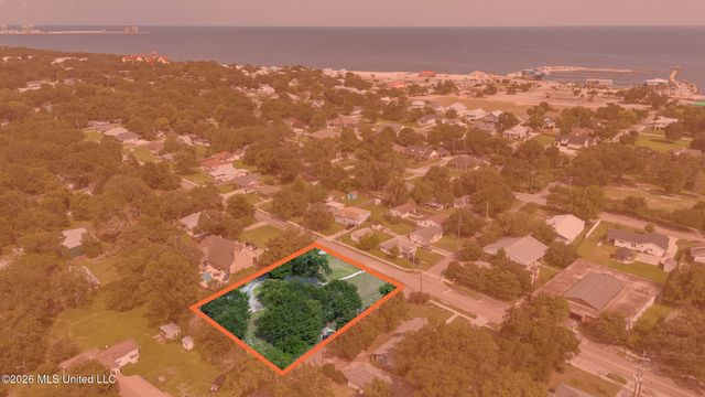 200 E 2nd Street, Long Beach, MS 39560