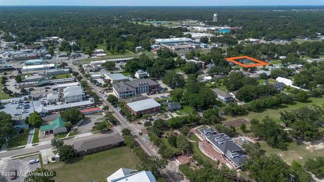 200 E 2nd Street, Long Beach, MS 39560