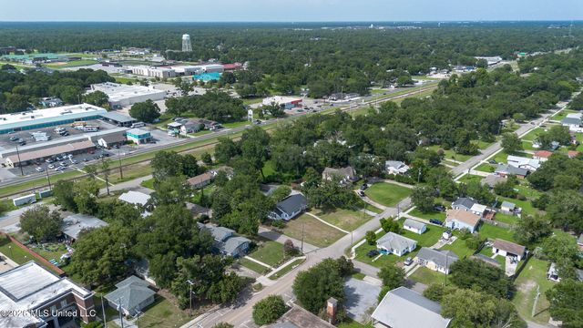 200 E 2nd Street, Long Beach, MS 39560