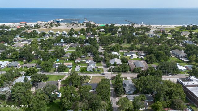 200 E 2nd Street, Long Beach, MS 39560