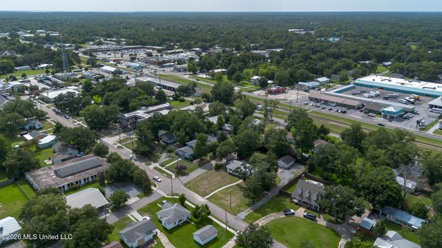 200 E 2nd Street, Long Beach, MS 39560