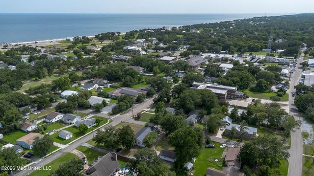 200 E 2nd Street, Long Beach, MS 39560