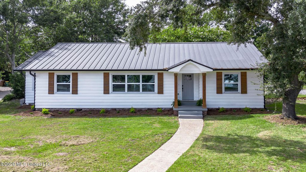 200 E 2nd Street, Long Beach, MS 39560