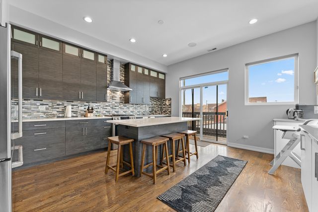 2437 W Jackson Boulevard, Chicago, IL 60612