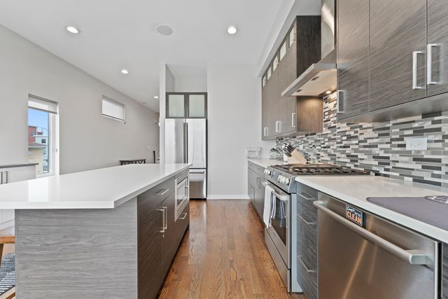 2437 W Jackson Boulevard, Chicago, IL 60612