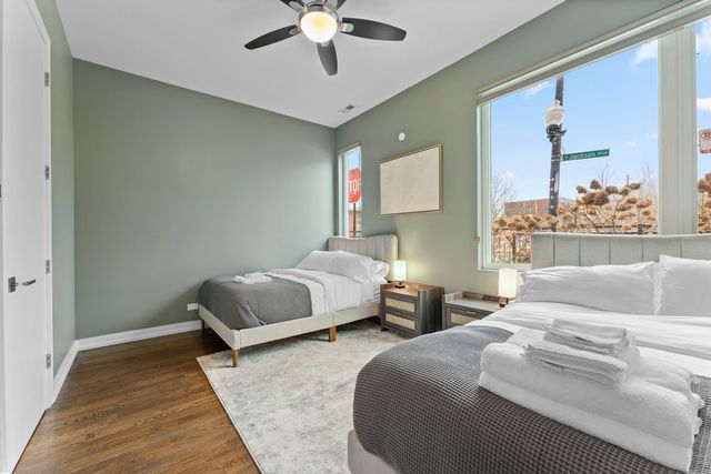 2437 W Jackson Boulevard, Chicago, IL 60612