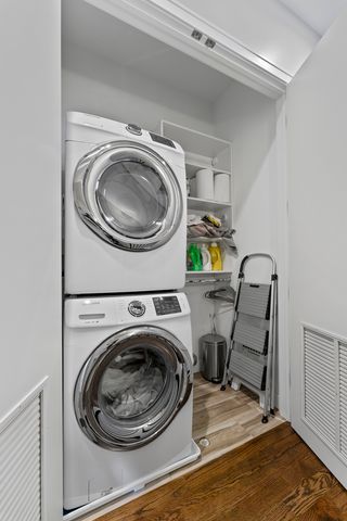 2437 W Jackson Boulevard, Chicago, IL 60612