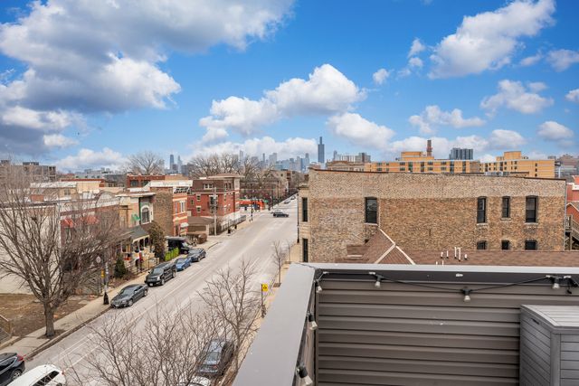 2437 W Jackson Boulevard, Chicago, IL 60612