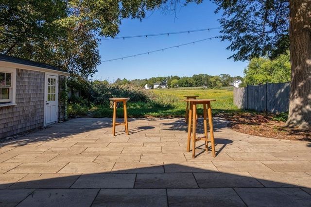 162 Main St, Essex, MA 01929