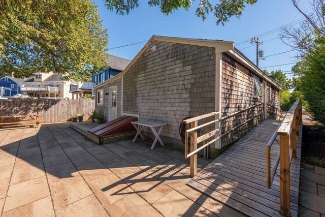 162 Main St, Essex, MA 01929