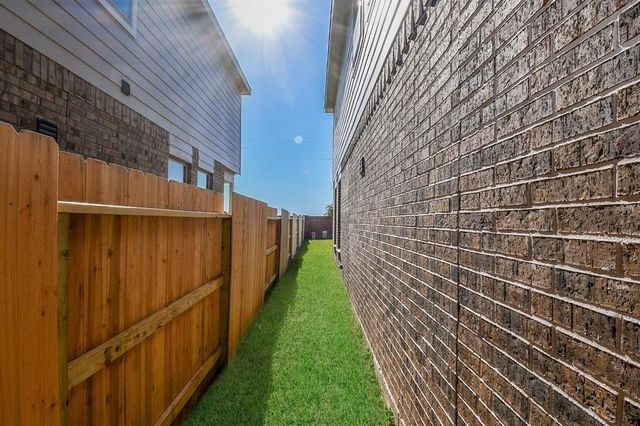 2932 Tantara Dr, Katy, TX 77493