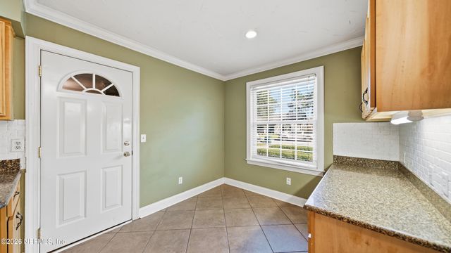 5340 GATHERING OAKS Court E, Jacksonville, FL 32258